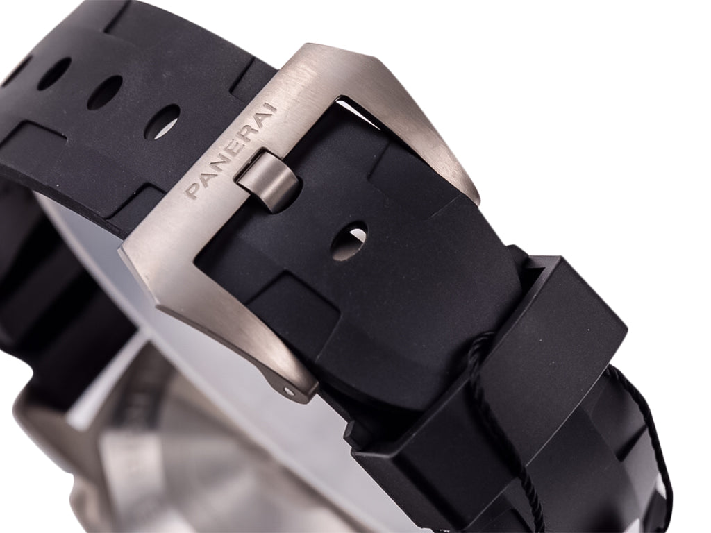 Luminor Submersible 1950 3 Days GMT Automatic Titanio 'Pole 2 Pole' Titanium Case with Blue Dial and Black Strap (47mm)