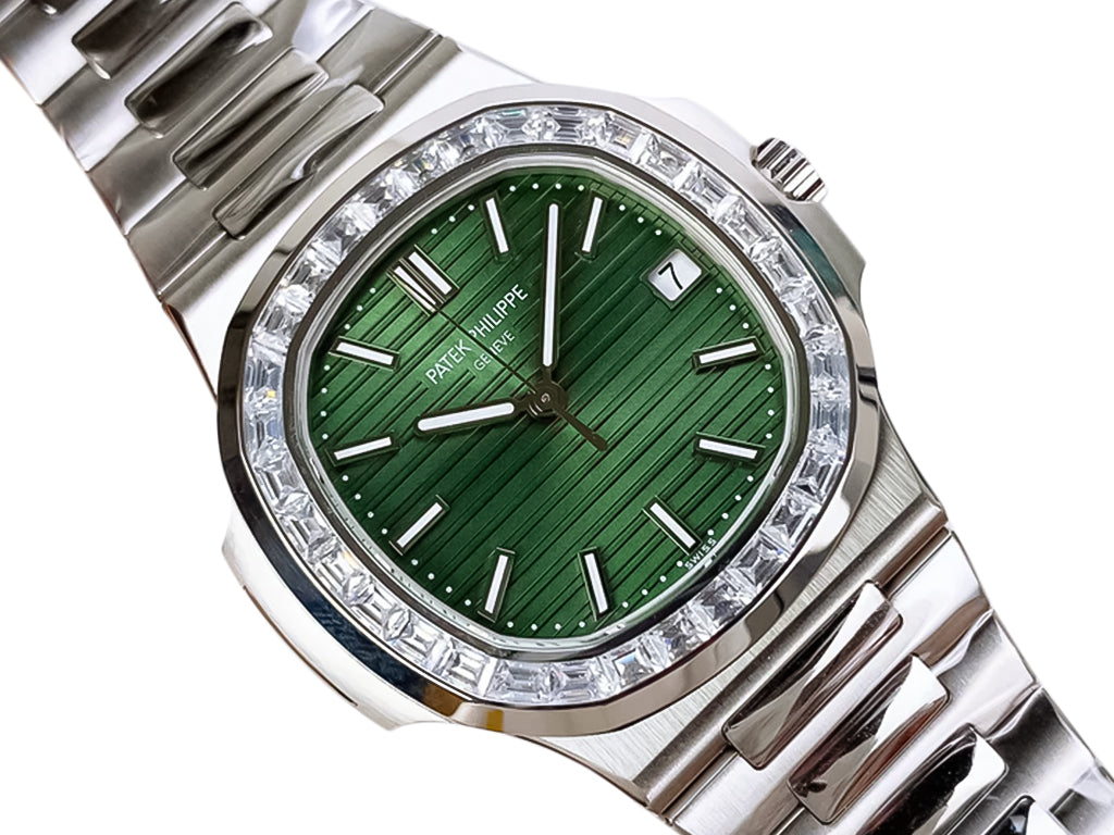 Nautilus Stainless Steel with Green Dial and Diamond Bezel (40mm)